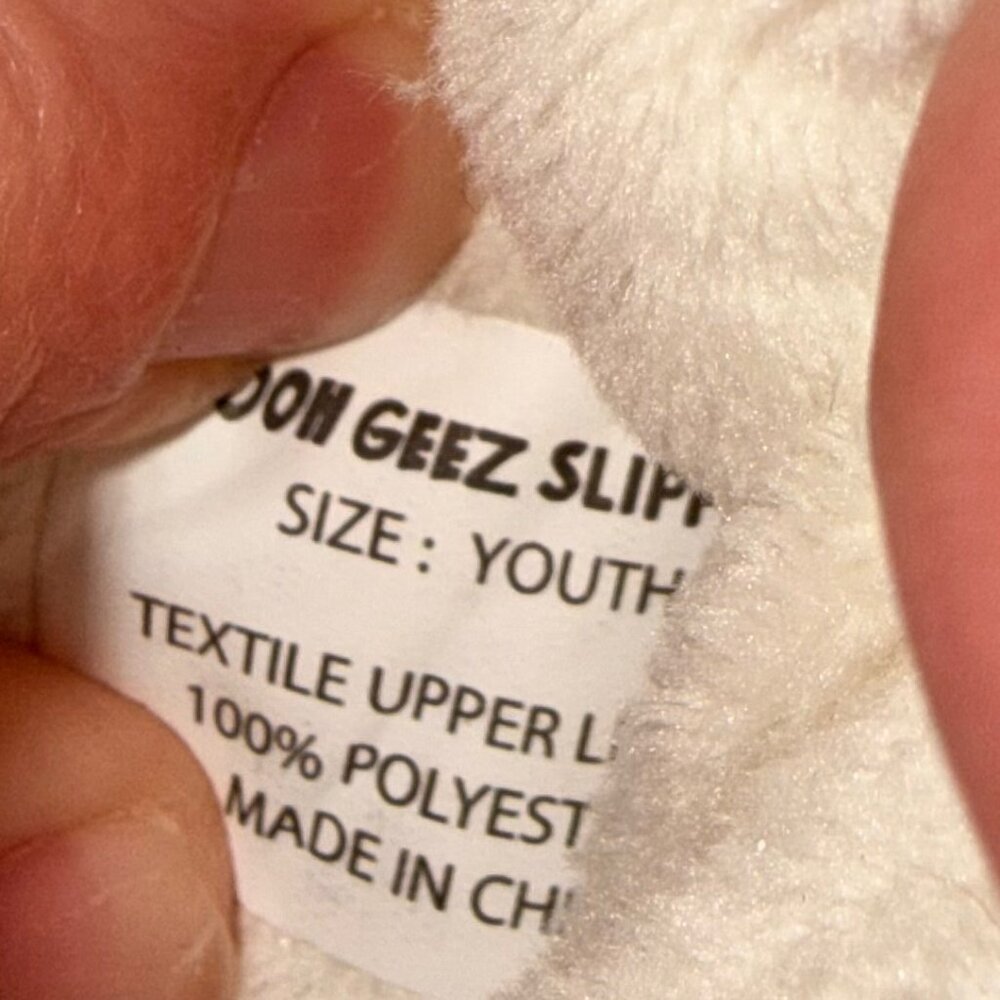 🦦 Oooh Geez Kids Otter Slippers | Size 1–4 | One Size Fits Most 🦦 - Picture 4 of 5